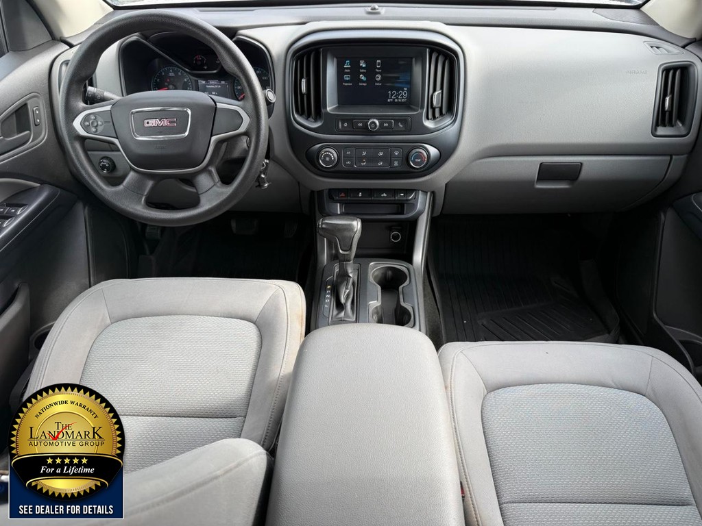 GMC Canyon Vehicle Full-screen Gallery Image 14