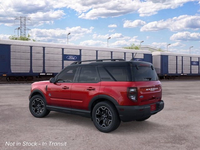 Ford Bronco Sport Vehicle Full-screen Gallery Image 4