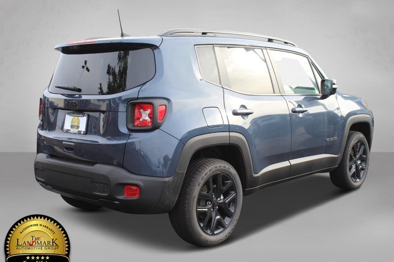 2022 Jeep Renegade 4WD Altitude 3