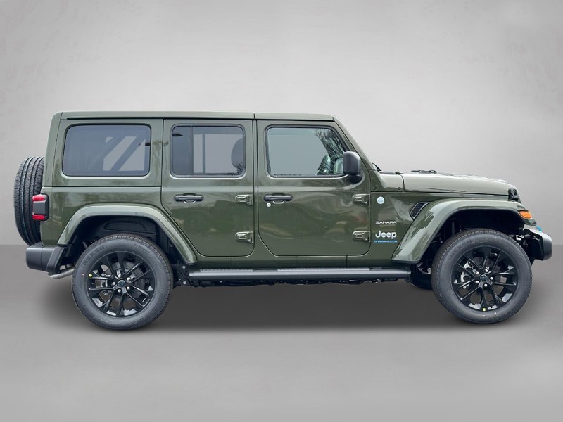 2024 Jeep Wrangler 4xe Sahara 2