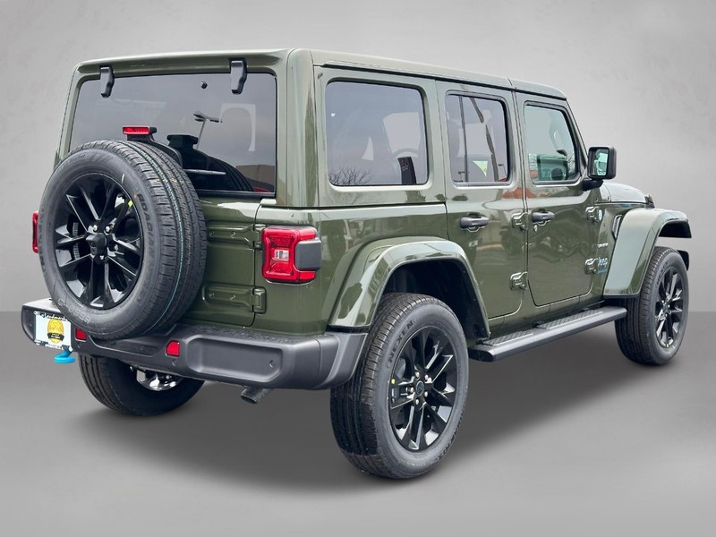 2024 Jeep Wrangler 4xe Sahara 3