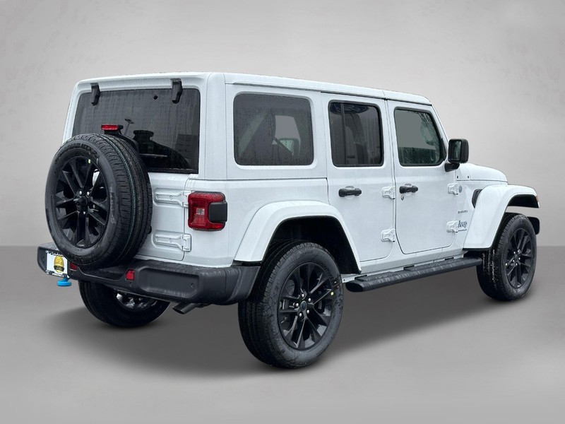 2024 Jeep Wrangler 4xe Sahara 3