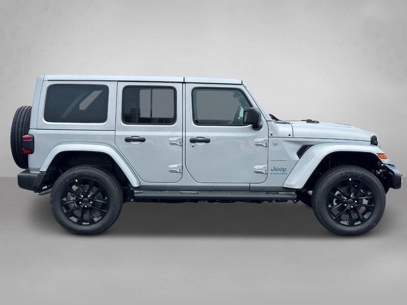 2024 Jeep Wrangler 4xe Sahara 2