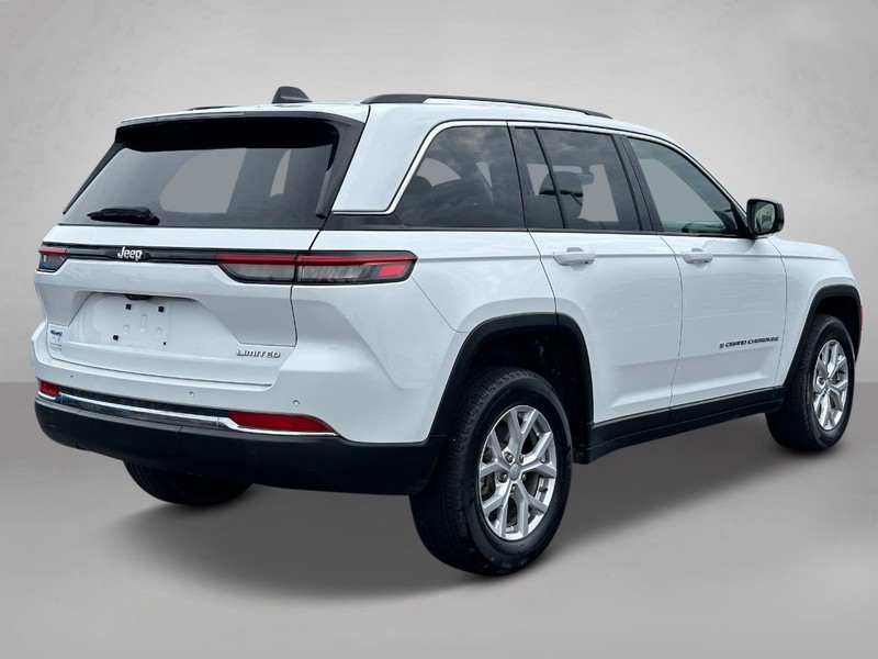 2022 Jeep Grand Cherokee 4WD Limited 3