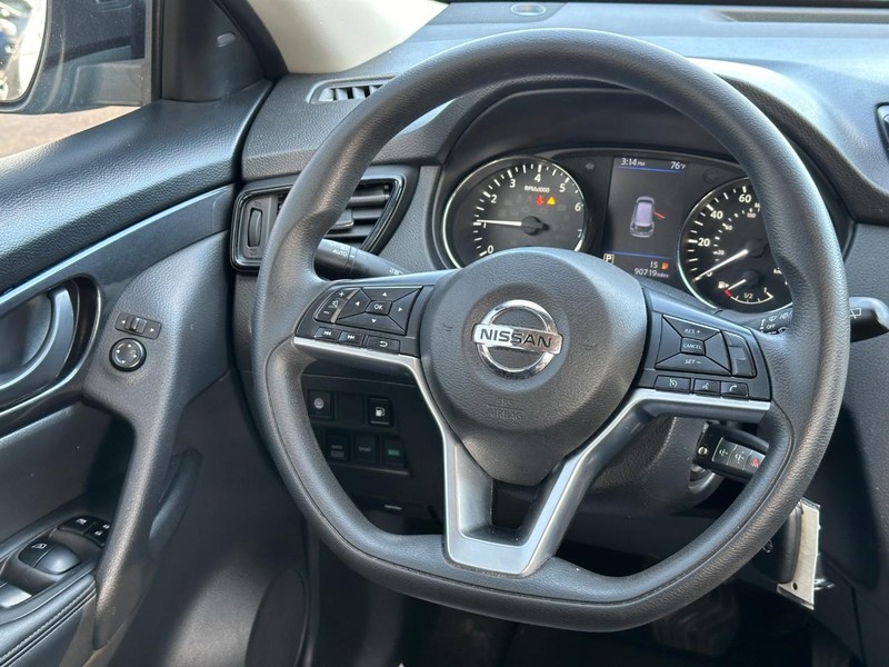 2019 Nissan Rogue S 12