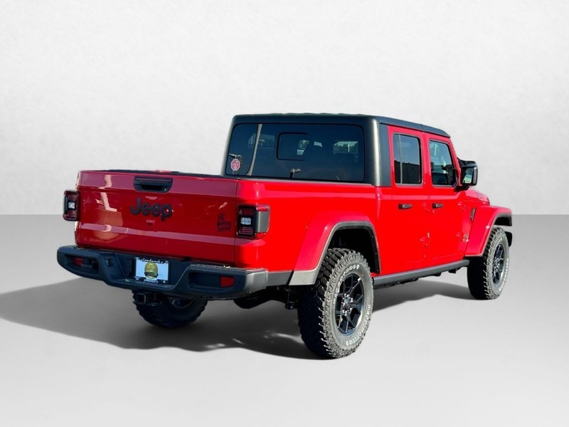 2024 Jeep Gladiator Willys 3