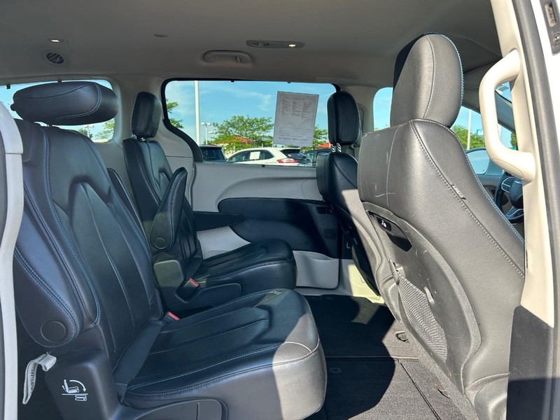 2021 Chrysler Pacifica Touring L 13
