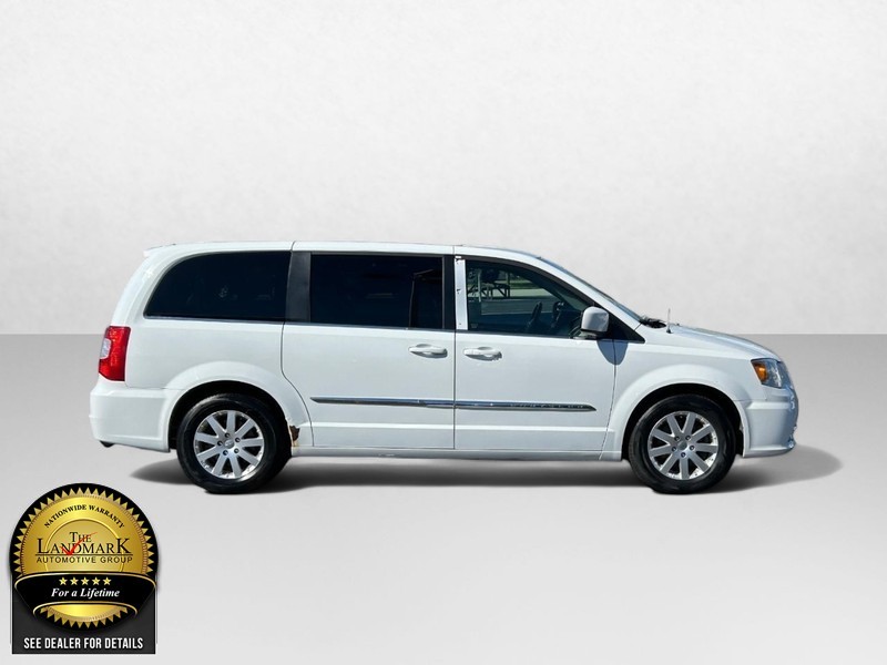 2014 Chrysler Town & Country Touring 2