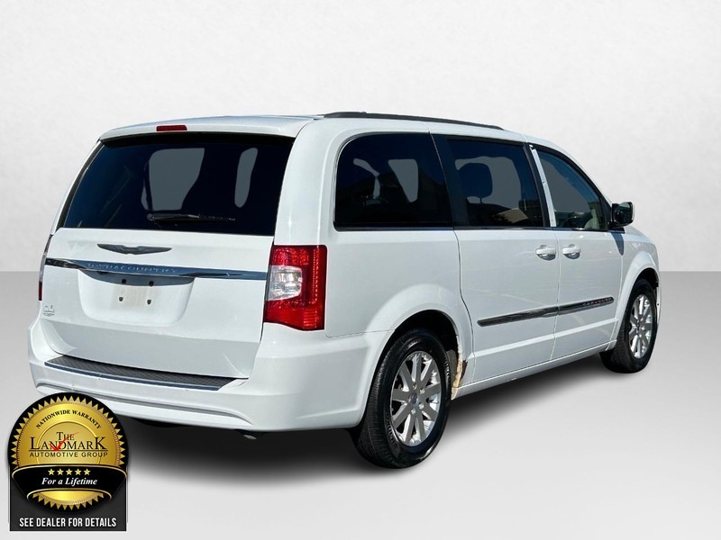 2014 Chrysler Town & Country Touring 3