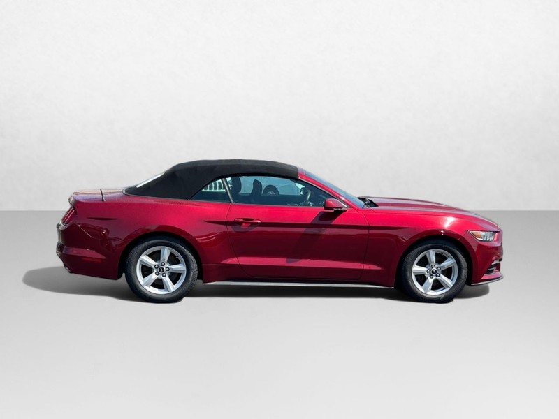 2017 Ford Mustang V6 2