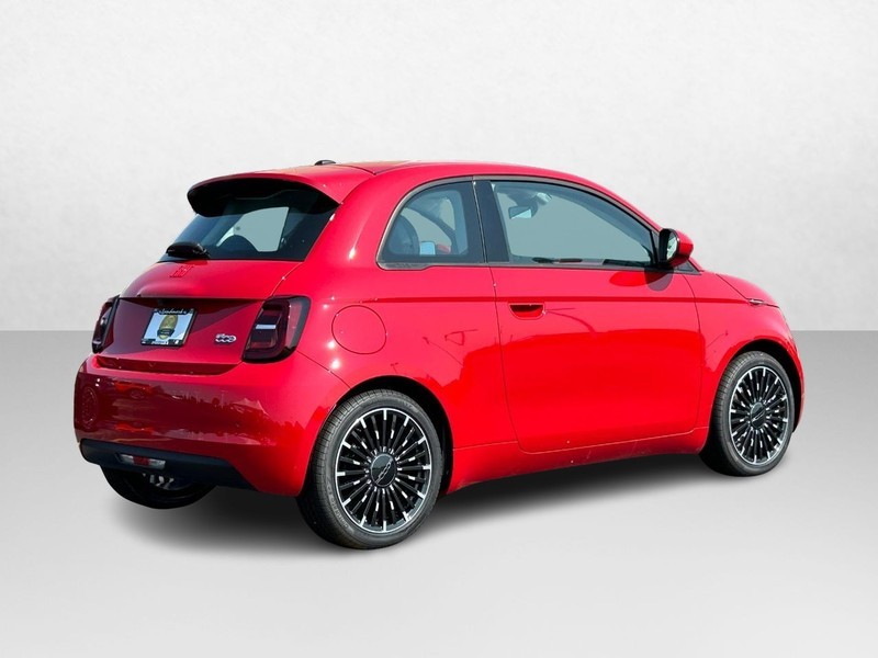 2024 FIAT 500e INSPI(RED) 3