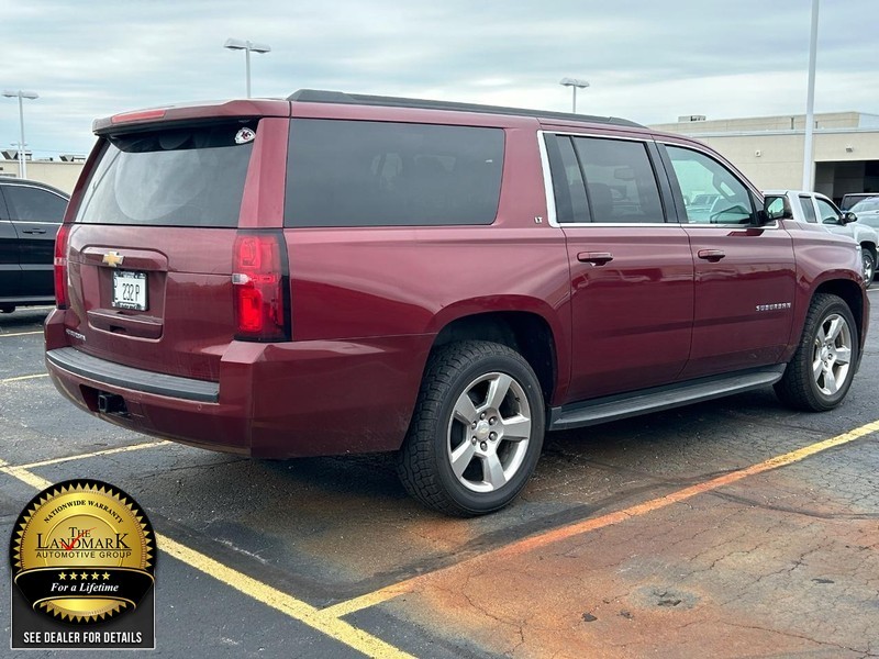 2016 Chevrolet Suburban LT 2