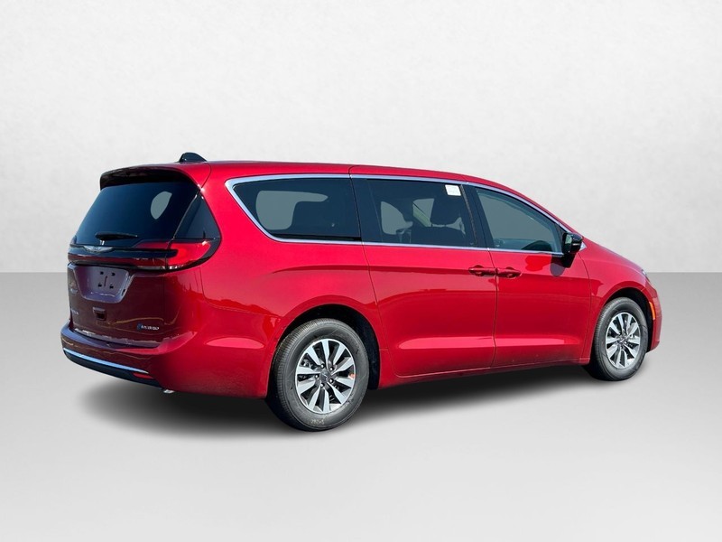 2024 Chrysler Pacifica Hybrid Select 3