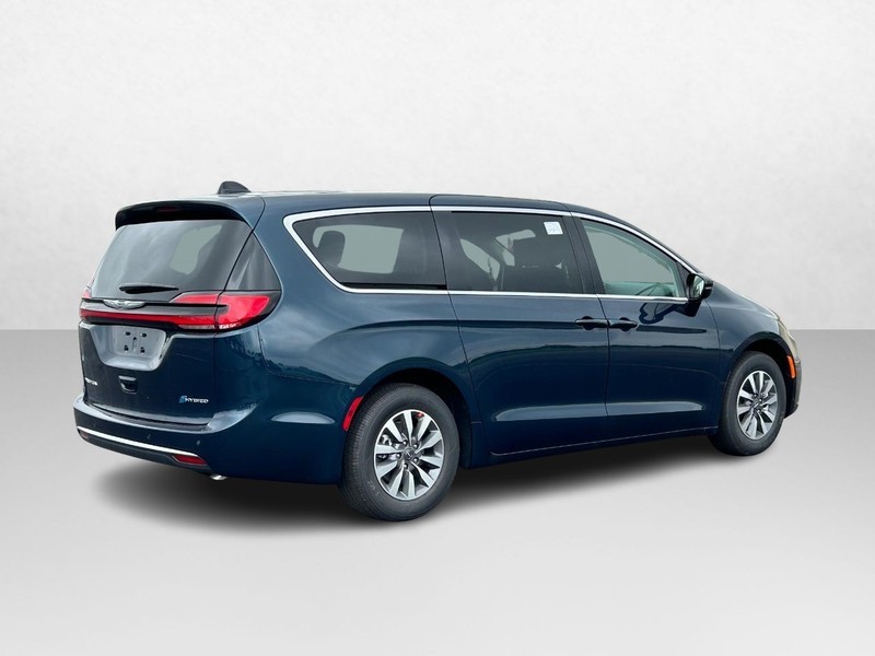 2024 Chrysler Pacifica Hybrid Select 3