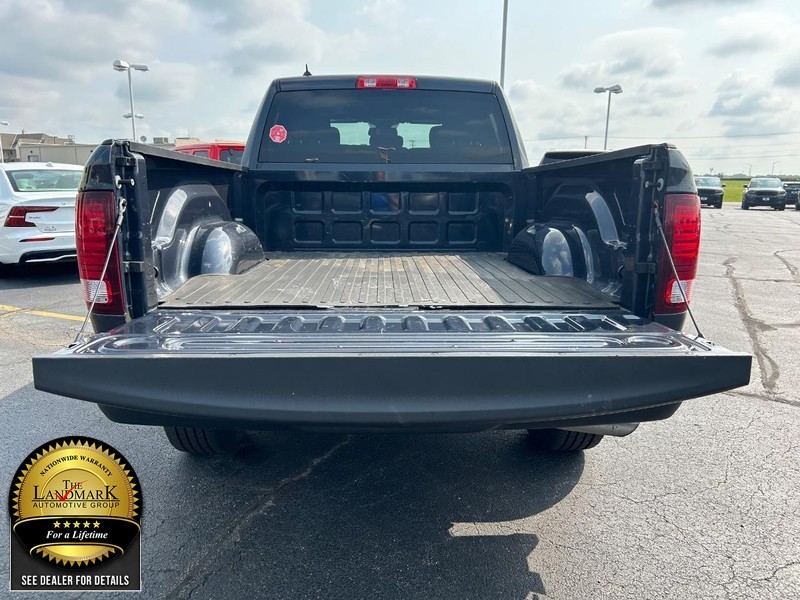 2021 Ram 1500 Classic 4WD Warlock Quad Cab 19