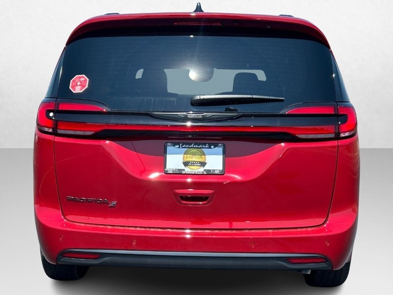 2024 Chrysler Pacifica Touring L 7