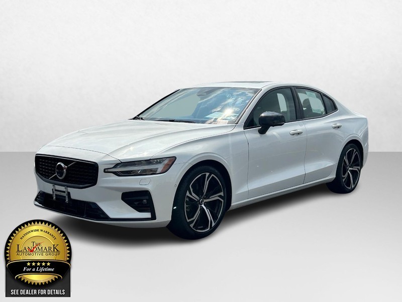 2024 Volvo S60 Plus Dark Theme 5