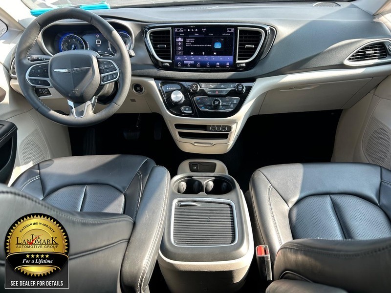 2023 Chrysler Pacifica Touring L 18