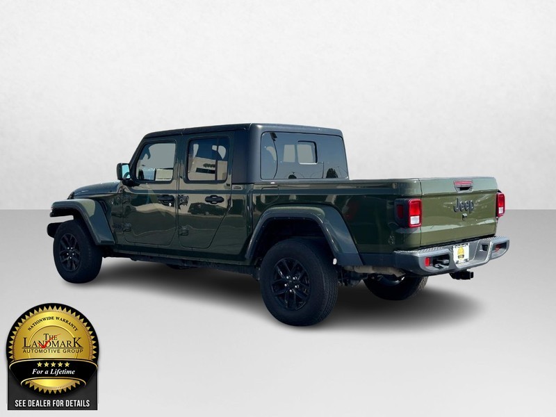 2022 Jeep Gladiator 4WD Altitude 6