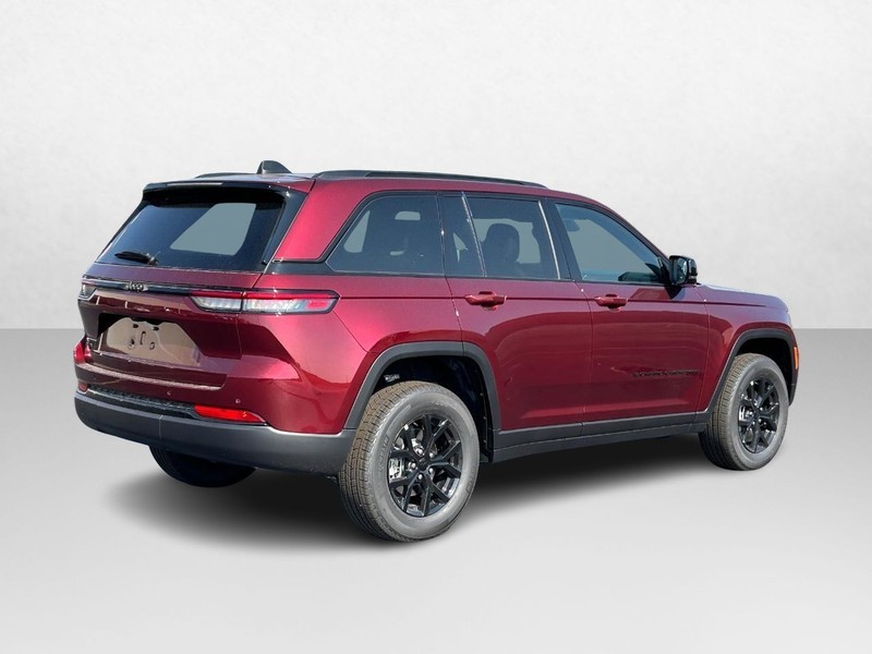 2024 Jeep Grand Cherokee Altitude X 3