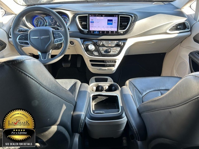 2022 Chrysler Pacifica Touring L 18