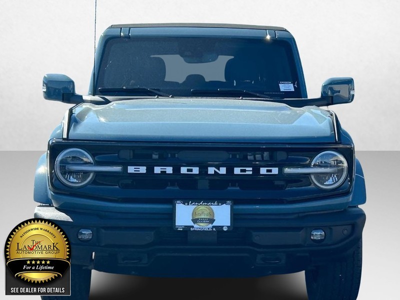 2023 Ford Bronco Outer Banks 4