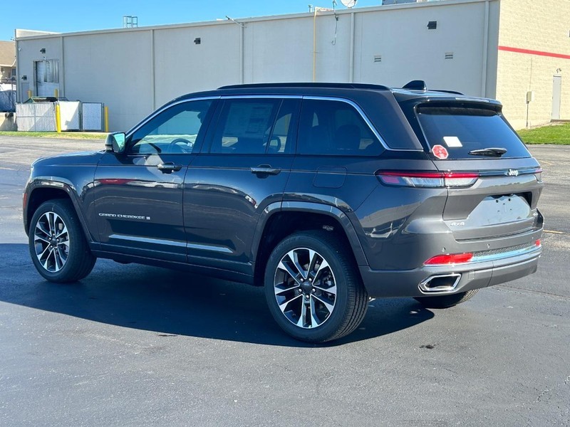 2025 Jeep Grand Cherokee Overland 6