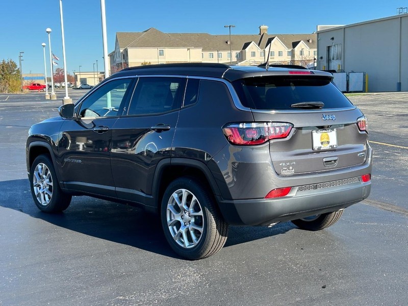 2024 Jeep Compass Latitude Lux 6