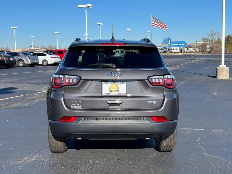 2024 Jeep Compass Latitude Lux 7