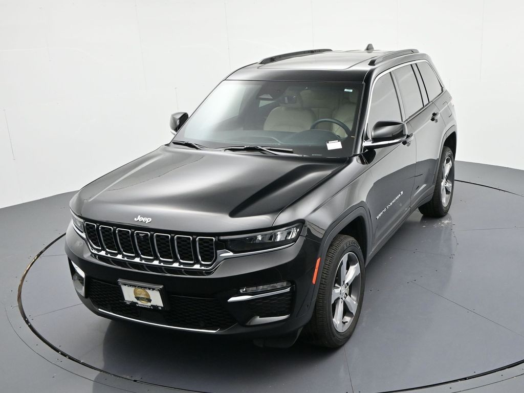 Jeep Grand Cherokee Vehicle Full-screen Gallery Image 20