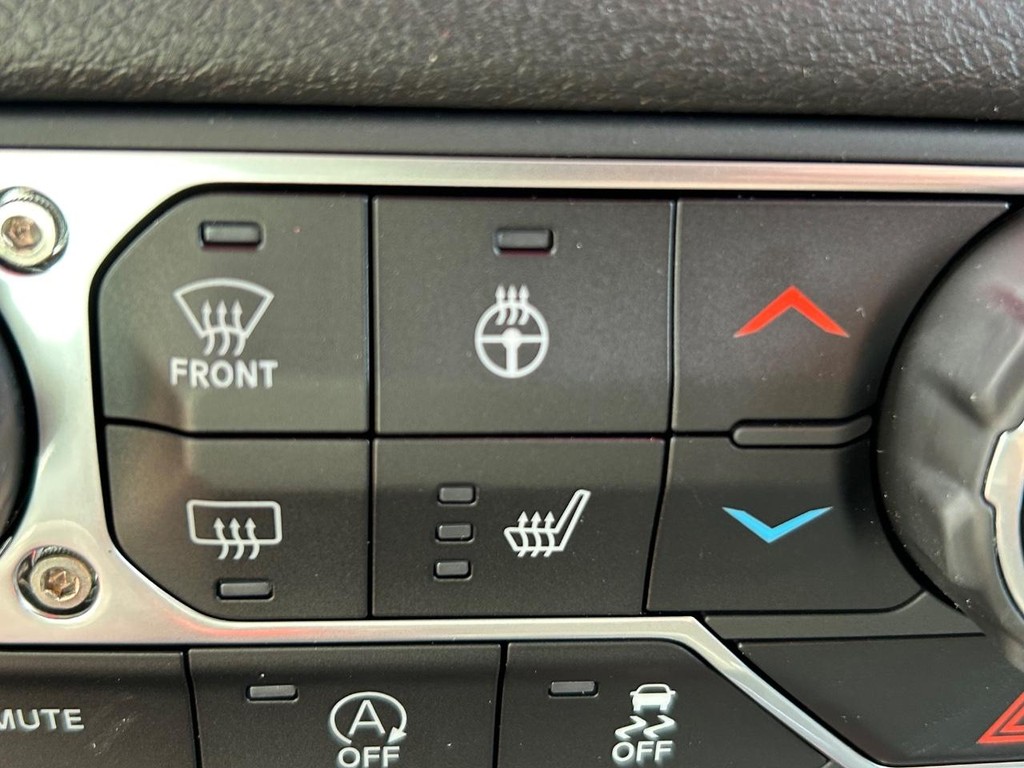 Jeep Wrangler Vehicle Full-screen Gallery Image 9