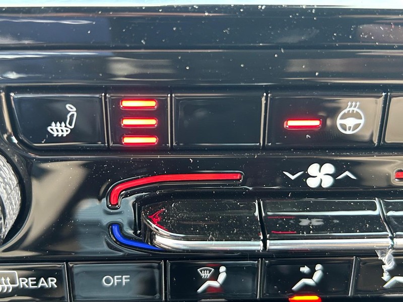 Jeep Grand Cherokee Vehicle Full-screen Gallery Image 10