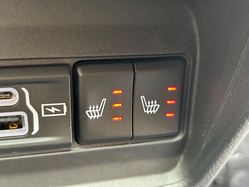 Jeep Grand Cherokee Vehicle Full-screen Gallery Image 12