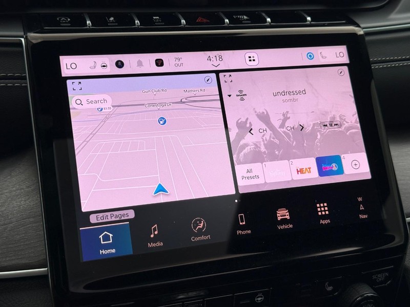 Jeep Grand Cherokee Vehicle Full-screen Gallery Image 13