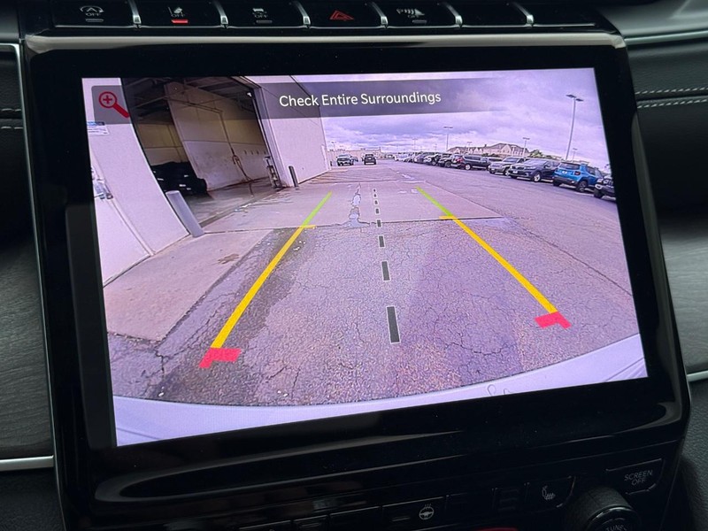 Jeep Grand Cherokee Vehicle Full-screen Gallery Image 15