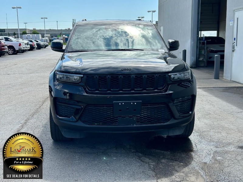 Jeep Grand Cherokee Vehicle Full-screen Gallery Image 4