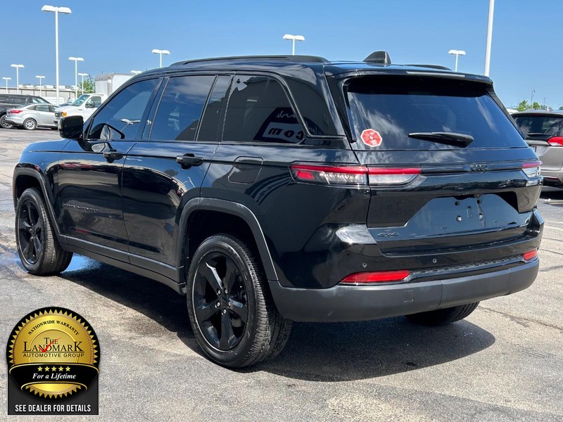 Jeep Grand Cherokee Vehicle Full-screen Gallery Image 6