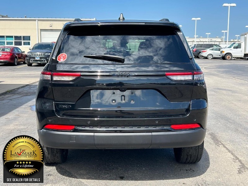 Jeep Grand Cherokee Vehicle Full-screen Gallery Image 7