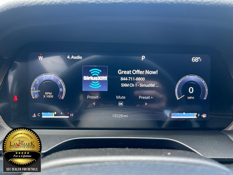 Jeep Grand Cherokee Vehicle Full-screen Gallery Image 12