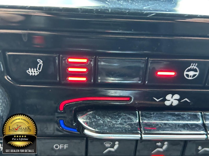 Jeep Grand Cherokee Vehicle Full-screen Gallery Image 14