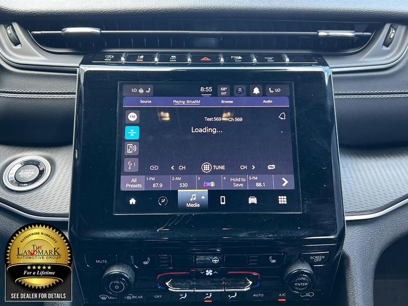 Jeep Grand Cherokee Vehicle Full-screen Gallery Image 18