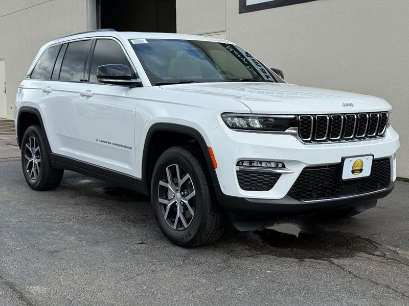 Jeep Grand Cherokee Vehicle Full-screen Gallery Image 2