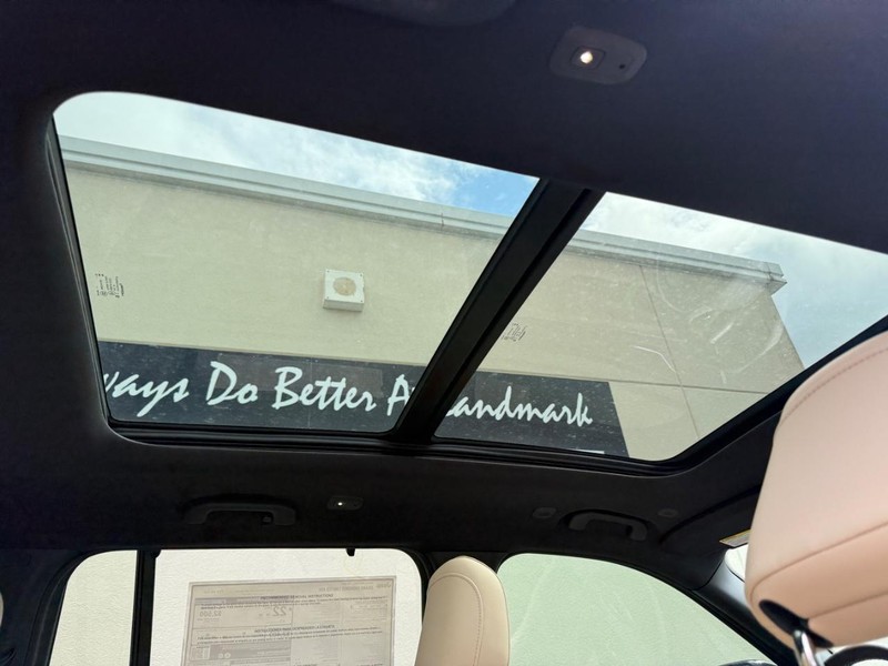 Jeep Grand Cherokee Vehicle Full-screen Gallery Image 6