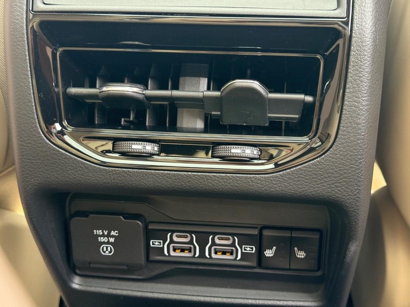 Jeep Grand Cherokee Vehicle Full-screen Gallery Image 7