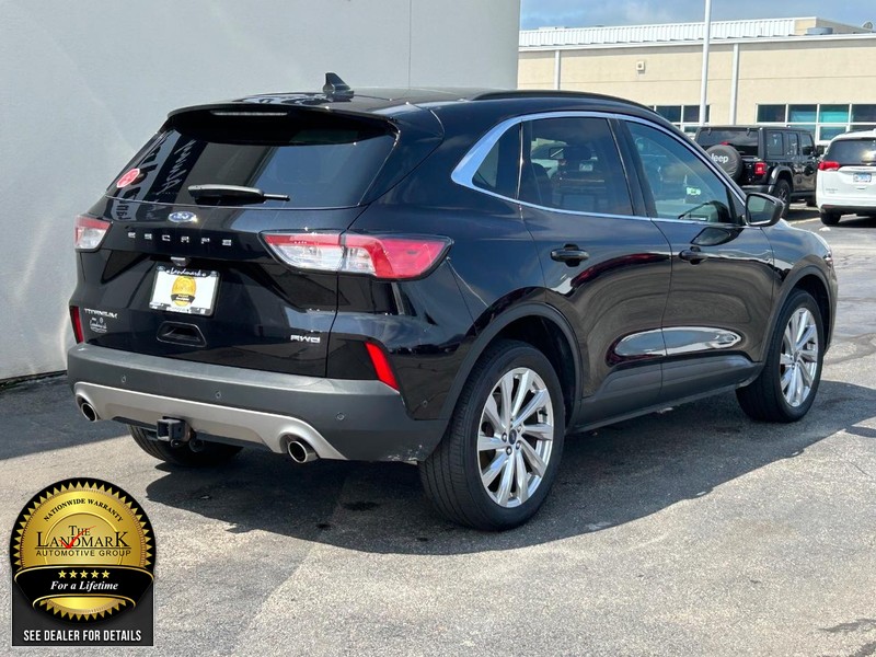 Ford Escape Vehicle Full-screen Gallery Image 3