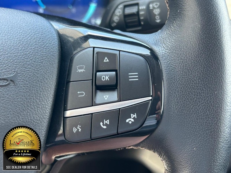 Ford Escape Vehicle Full-screen Gallery Image 11