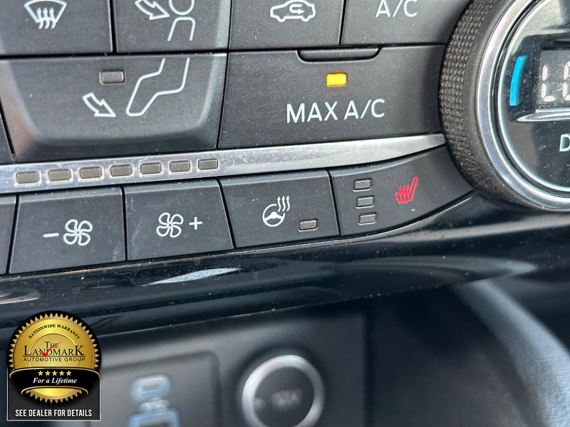 Ford Escape Vehicle Full-screen Gallery Image 15