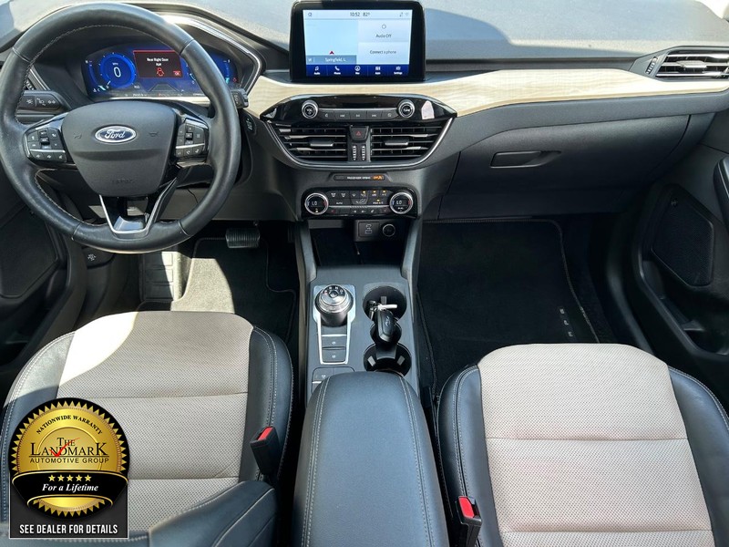 Ford Escape Vehicle Full-screen Gallery Image 17
