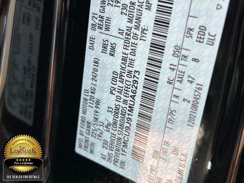 Ford Escape Vehicle Full-screen Gallery Image 22