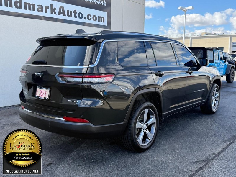 Jeep Grand Cherokee L Vehicle Full-screen Gallery Image 3